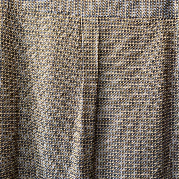 Men's Jhane Barnes Blue Starburst Patterned Silk+Cotton Button-Down Shirt - Picture 13 of 16